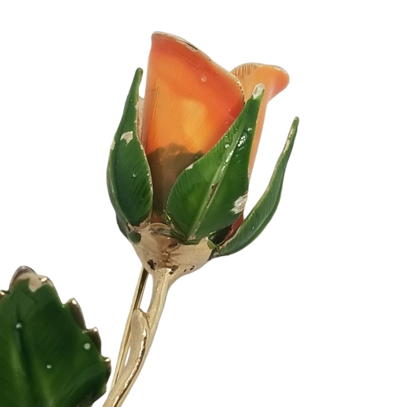 GIOVANNI VINTAGE VIBRANT ORANGE & GREEN ENAMELED GOLDTONE LONG STEM ROSE PIN - Picture 3 of 6